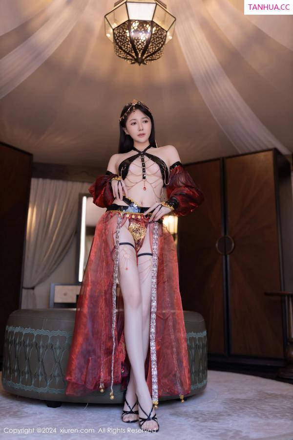 鱼子酱fish  [XiuRen]高清写真图 2024.06.28 No.8778 鱼子酱Fish 舞娘装扮第18张图片